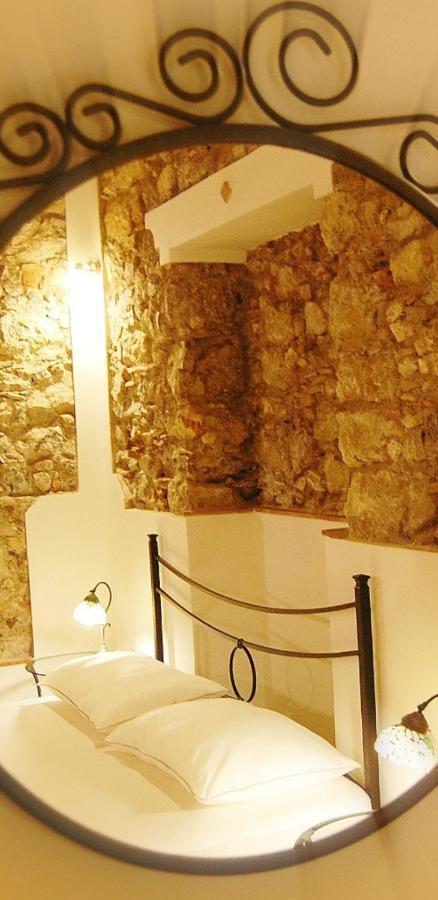 Incantevole E Storico Appartamento In Pieno Centro Taormina Buitenkant foto