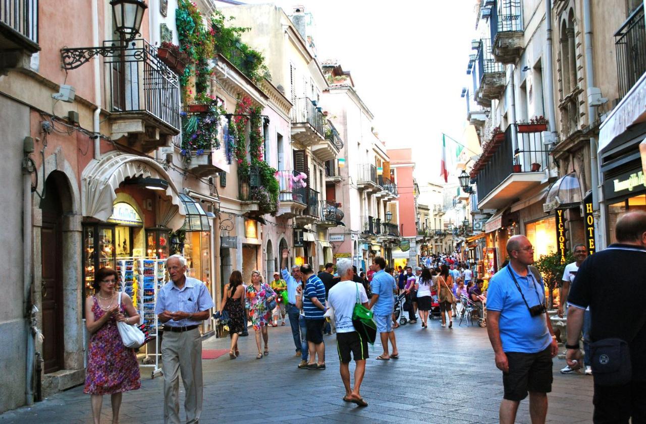 Incantevole E Storico Appartamento In Pieno Centro Taormina Buitenkant foto