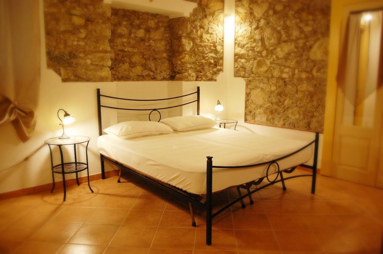Incantevole E Storico Appartamento In Pieno Centro Taormina Buitenkant foto